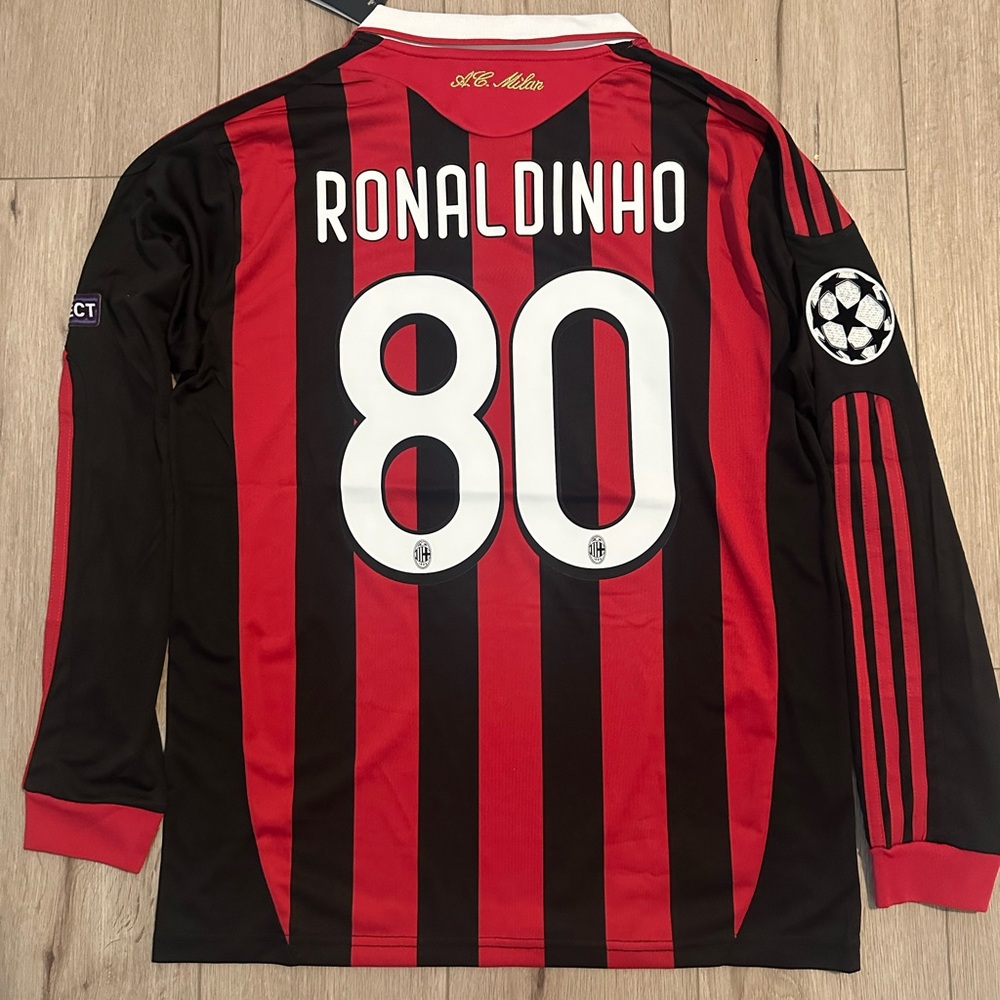 Milan Ronaldinho 2009/10 Soccer Jersey - Picture 4 of 4